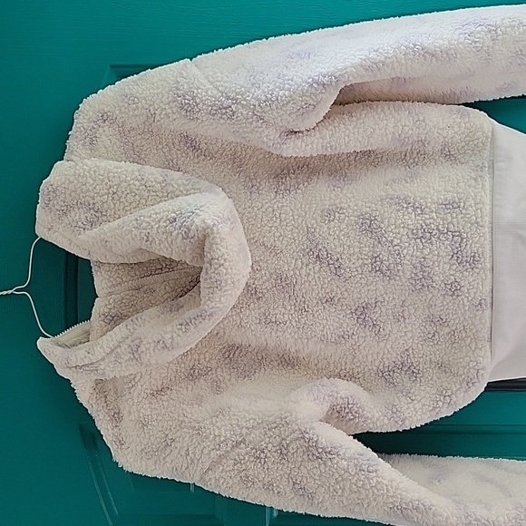 Calvin Klein hoodie. Children's Small. Cream with purple spots. Half zip. - Picture 3 of 7